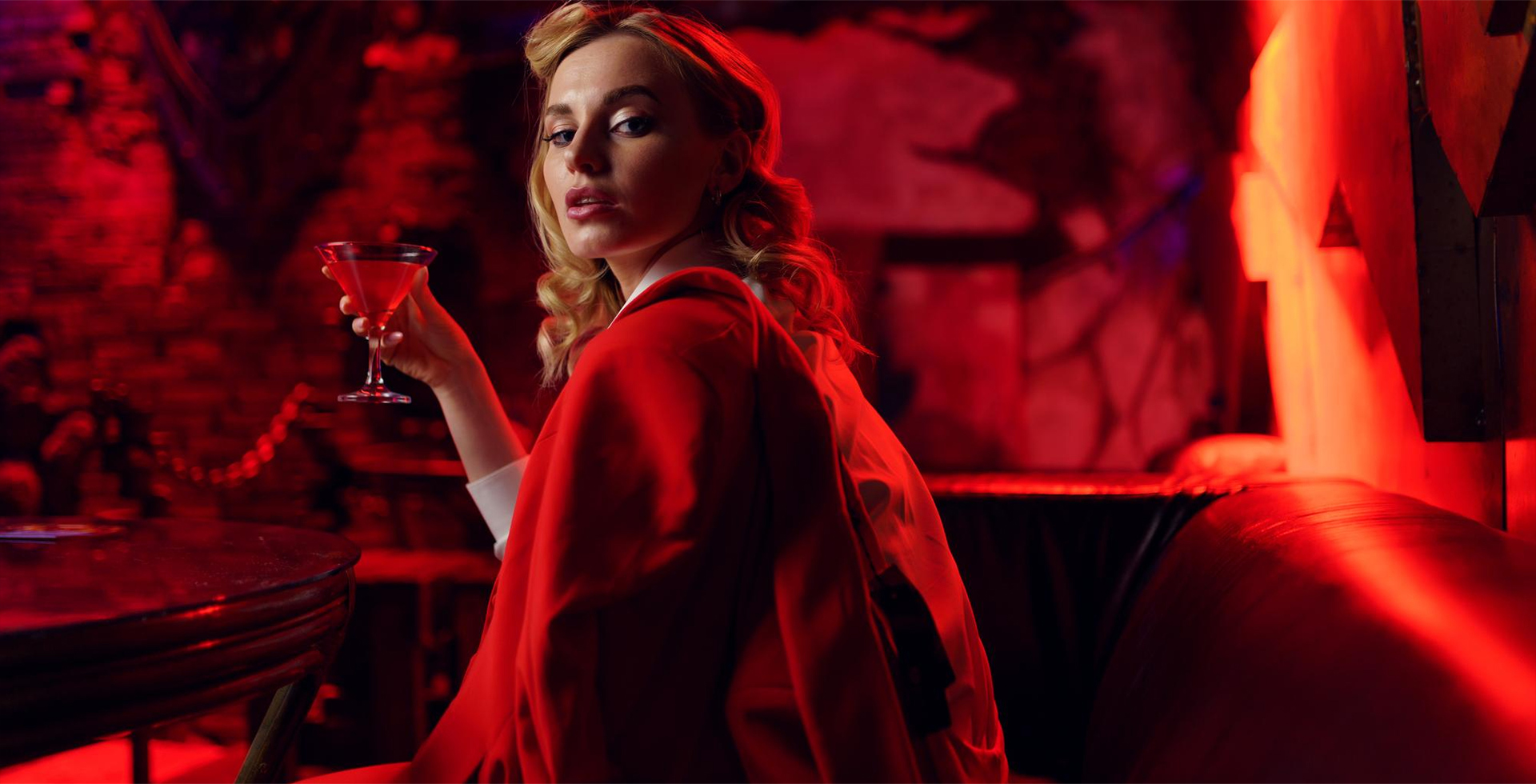 „Vintage Groove Night”: Wieczór z Żywą Muzyką i Klasycznymi Koktajlami